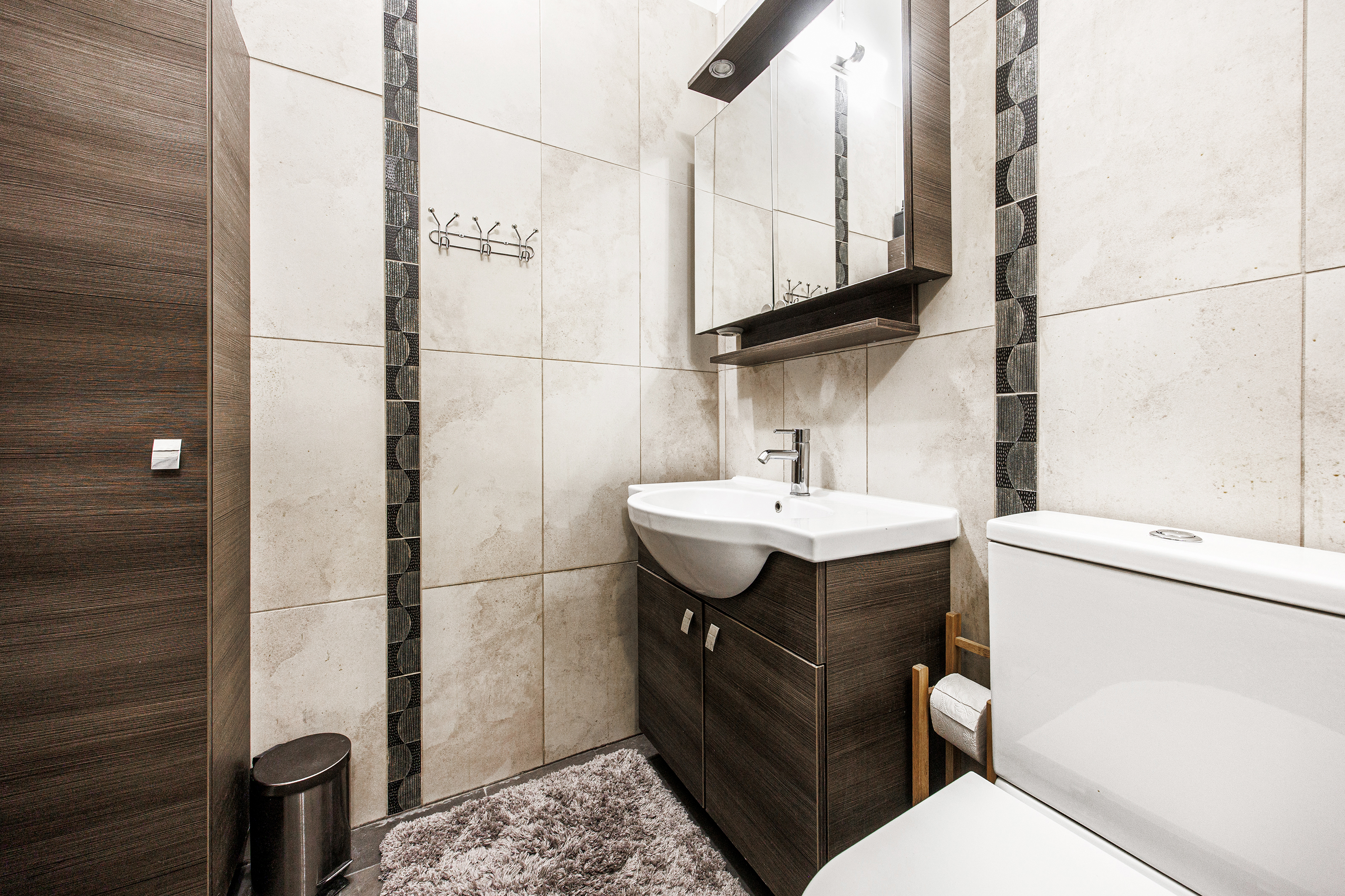Shower room - basin