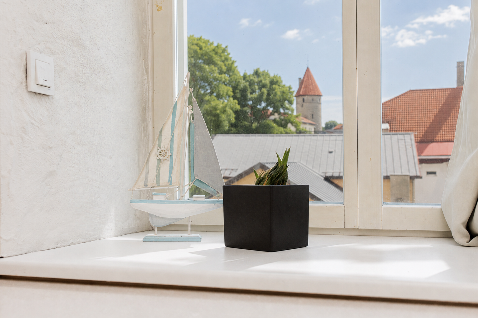 Window table