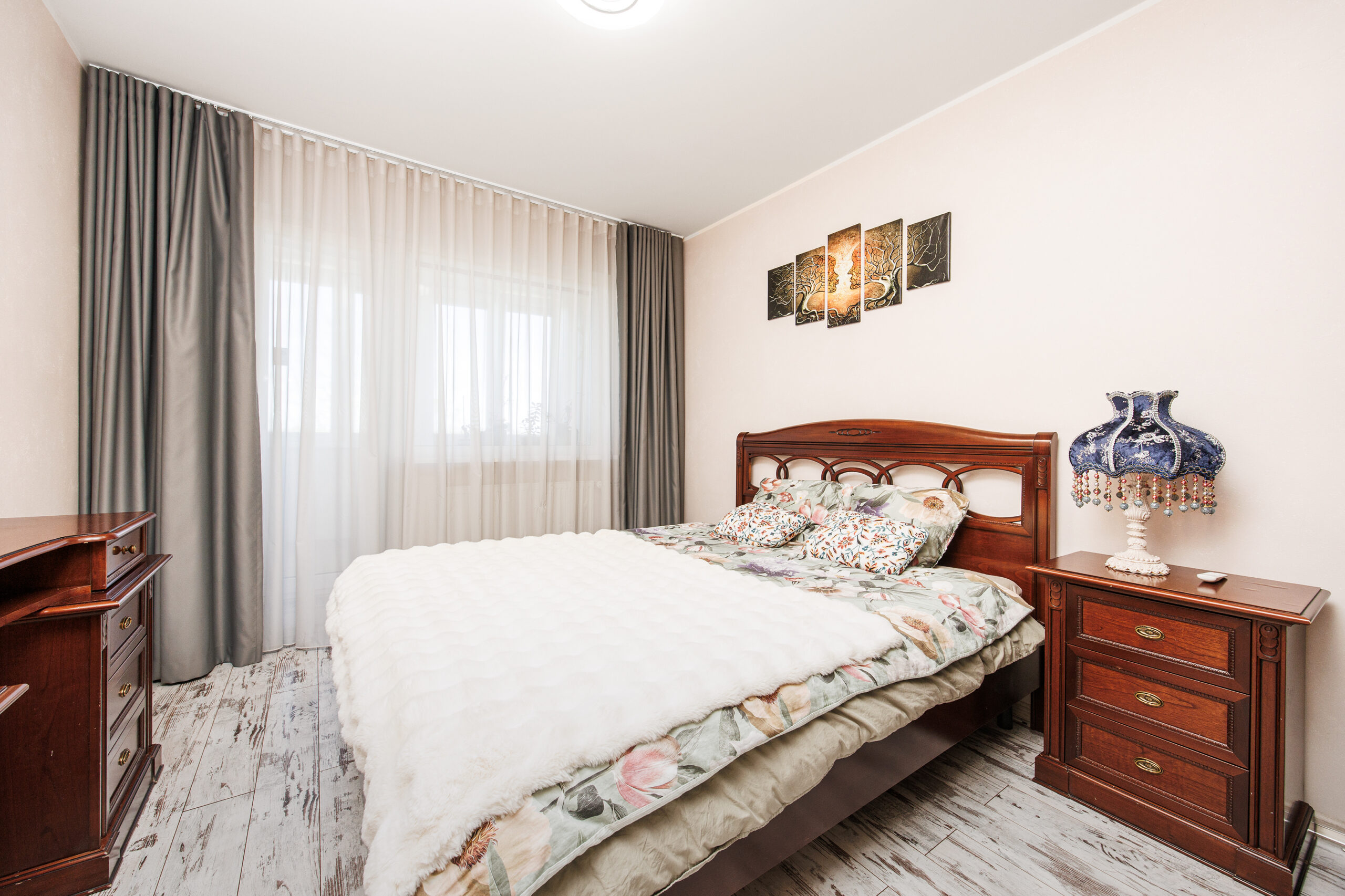 Bedroom before preparing for the photoshoot